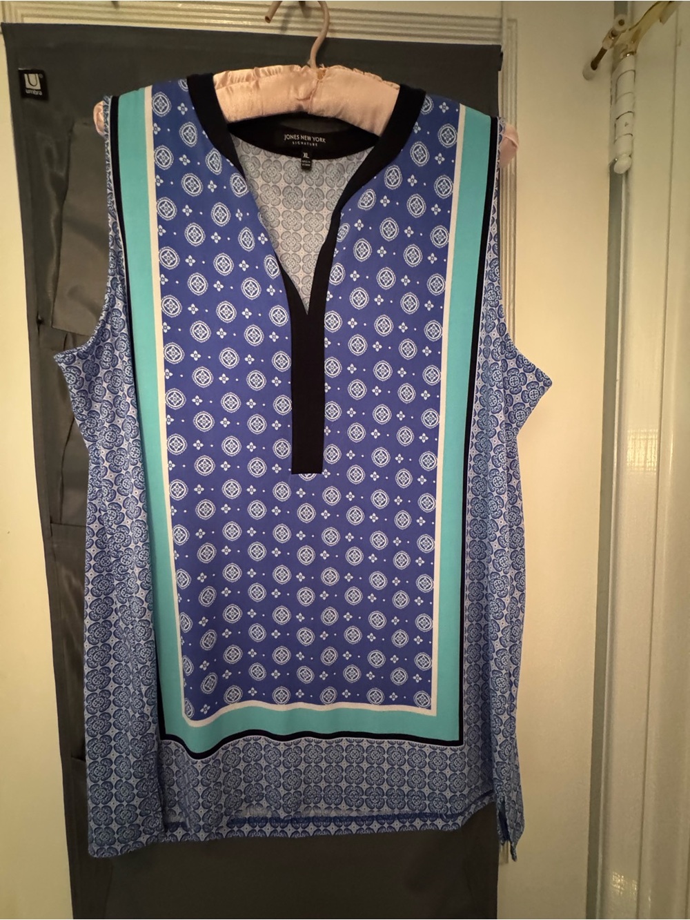 Jones New York Blue Printed Sleeveless V-Neck Tunic with Aqua Trim
